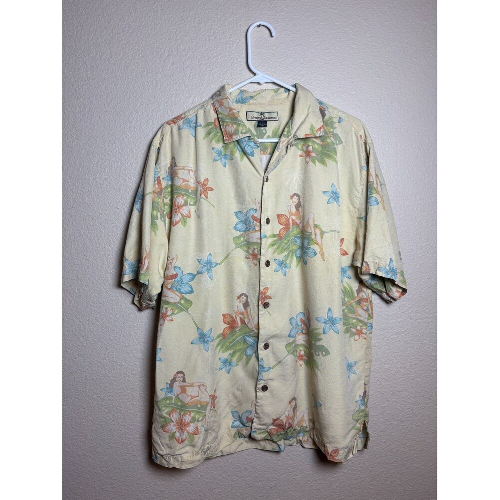 Tommy Bahama mens Hawaiian silk shirt size M yellow